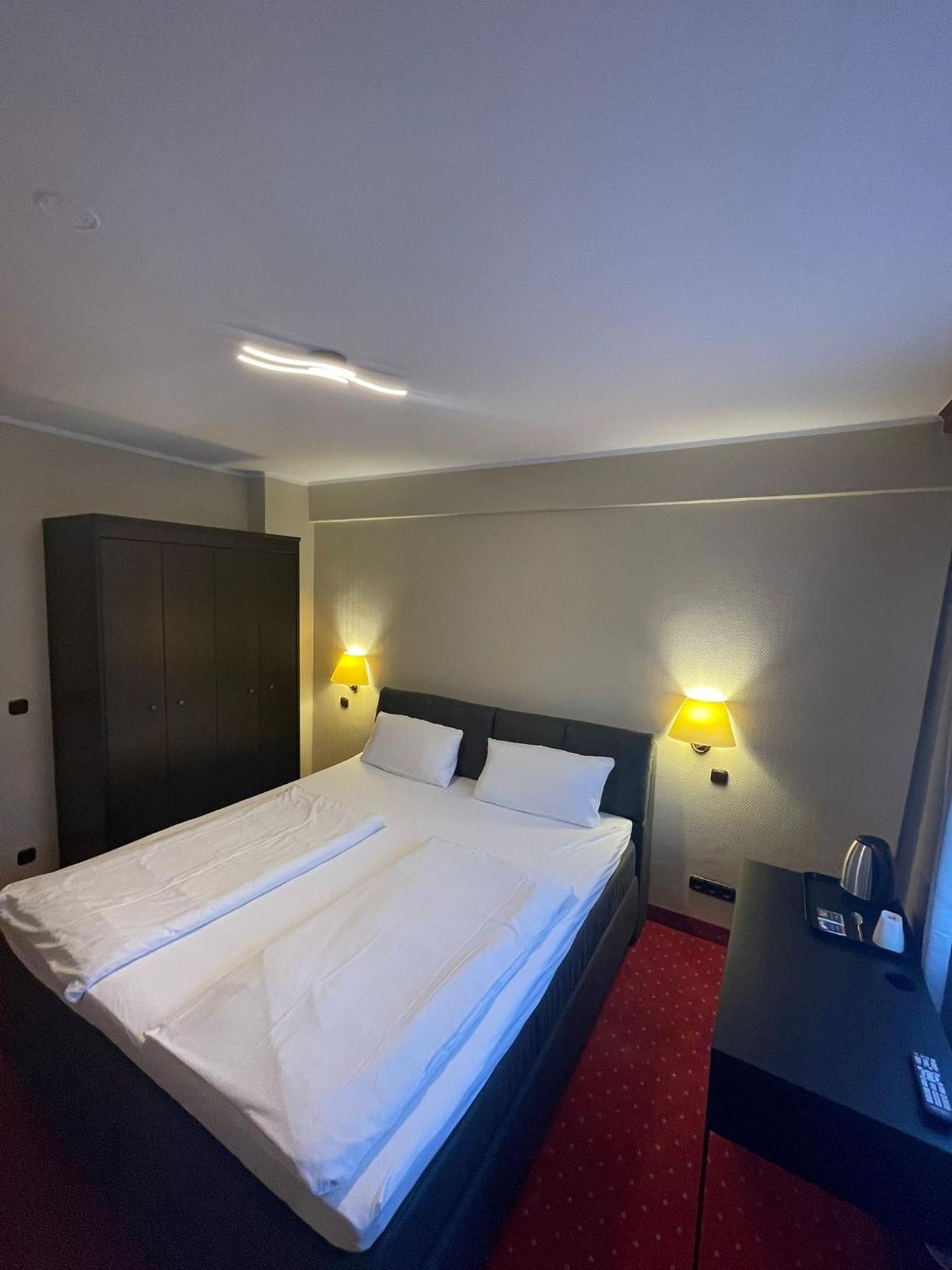 Sun Hotel Essen Buitenkant foto