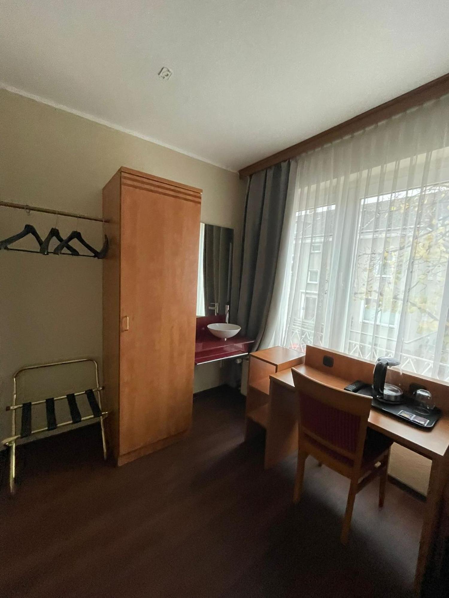 Sun Hotel Essen Buitenkant foto